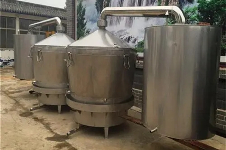 巴中酿酒设备回收